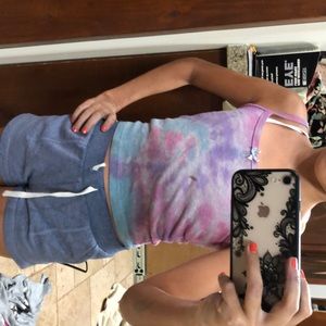 I am sell a tye die crop top